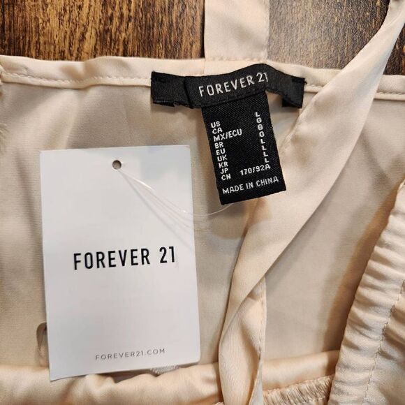 Forever 21 satin peasant crop - Picture 3 of 5